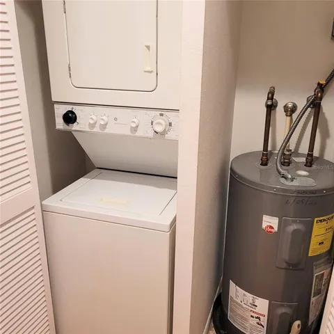 $189,900 | 4108 Carriage Way, Unit 6, Sarasota, FL 34241