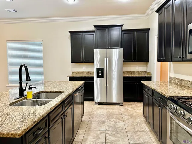 $2,400 | 18176 Old Reserve Drive, Prairieville, LA 70769