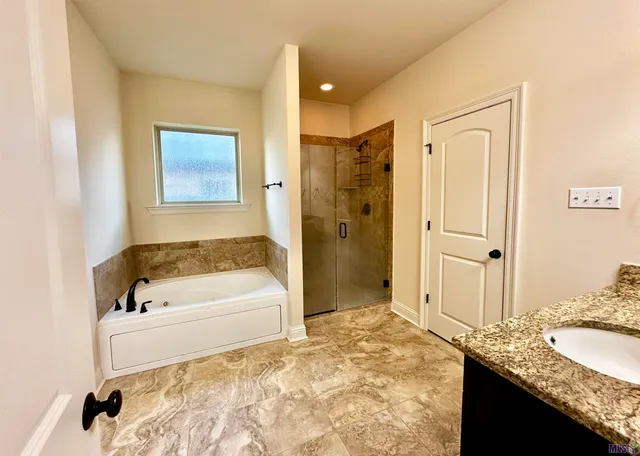 $2,400 | 18176 Old Reserve Drive, Prairieville, LA 70769