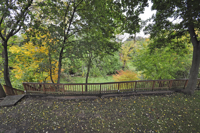 527 North Sheridan Road Waukegan, IL 60085 - Photo 21 of 25 a view of a fence