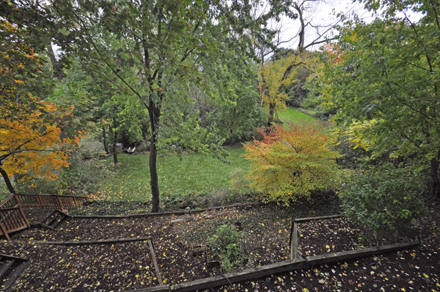 527 North Sheridan Road Waukegan, IL 60085 - Photo 22 of 25 a view of a yard