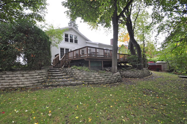 527 North Sheridan Road Waukegan, IL 60085 - Photo 25 of 25 a front view of a house with a yard