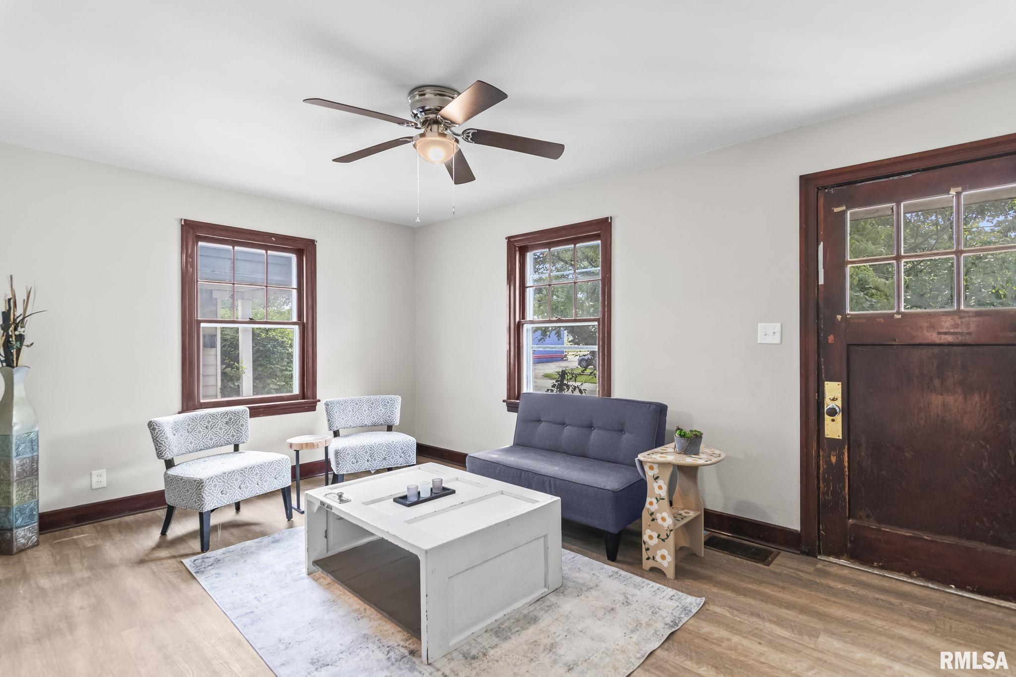 2652 Yale Boulevard Springfield, IL 62703 - Photo 3 of 27
