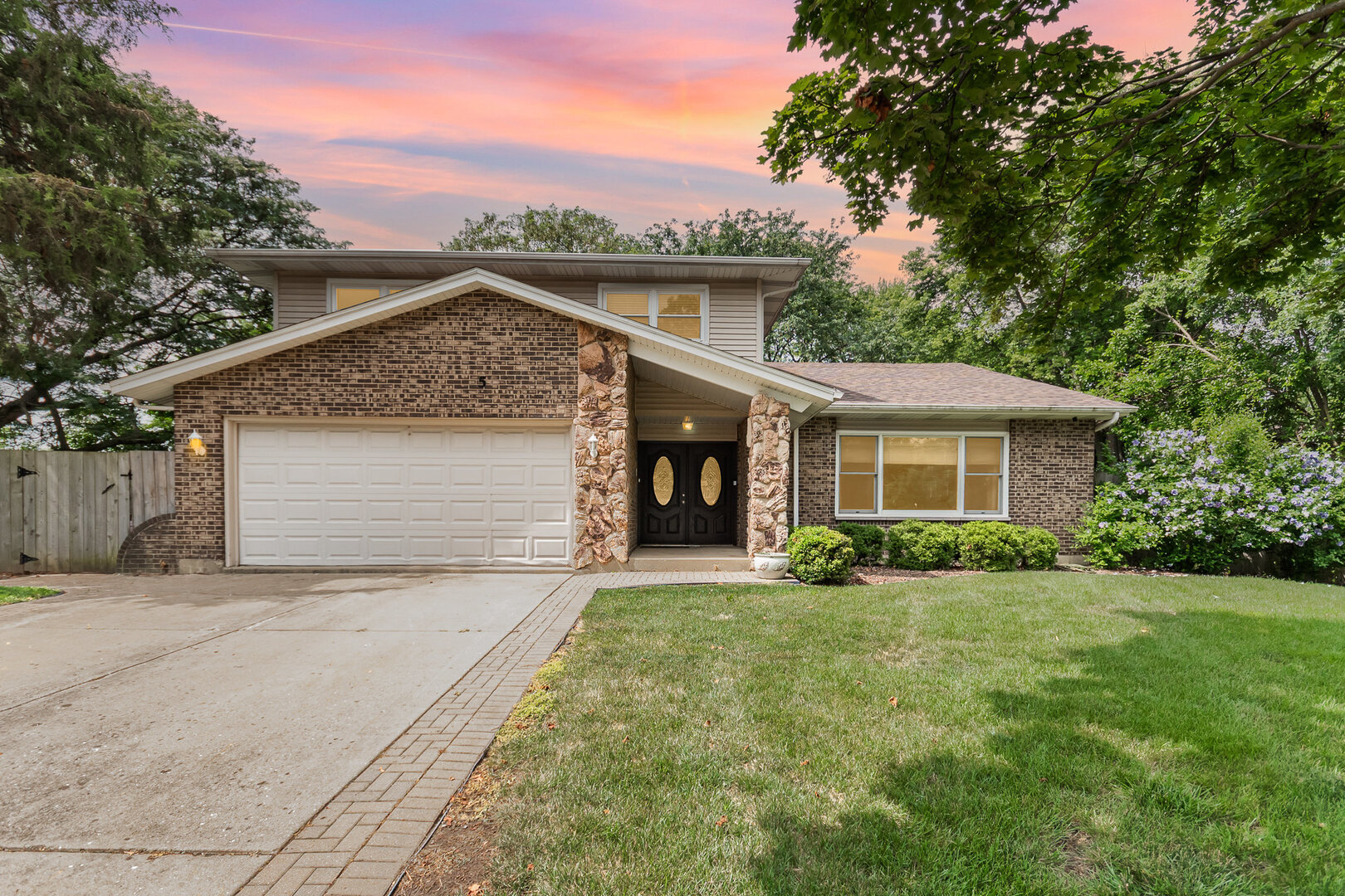 5 Swan Circle Bolingbrook, IL 60440 - Photo 1 of 36