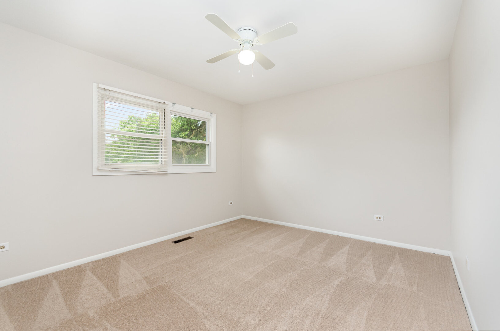 5 Swan Circle Bolingbrook, IL 60440 - Photo 18 of 36