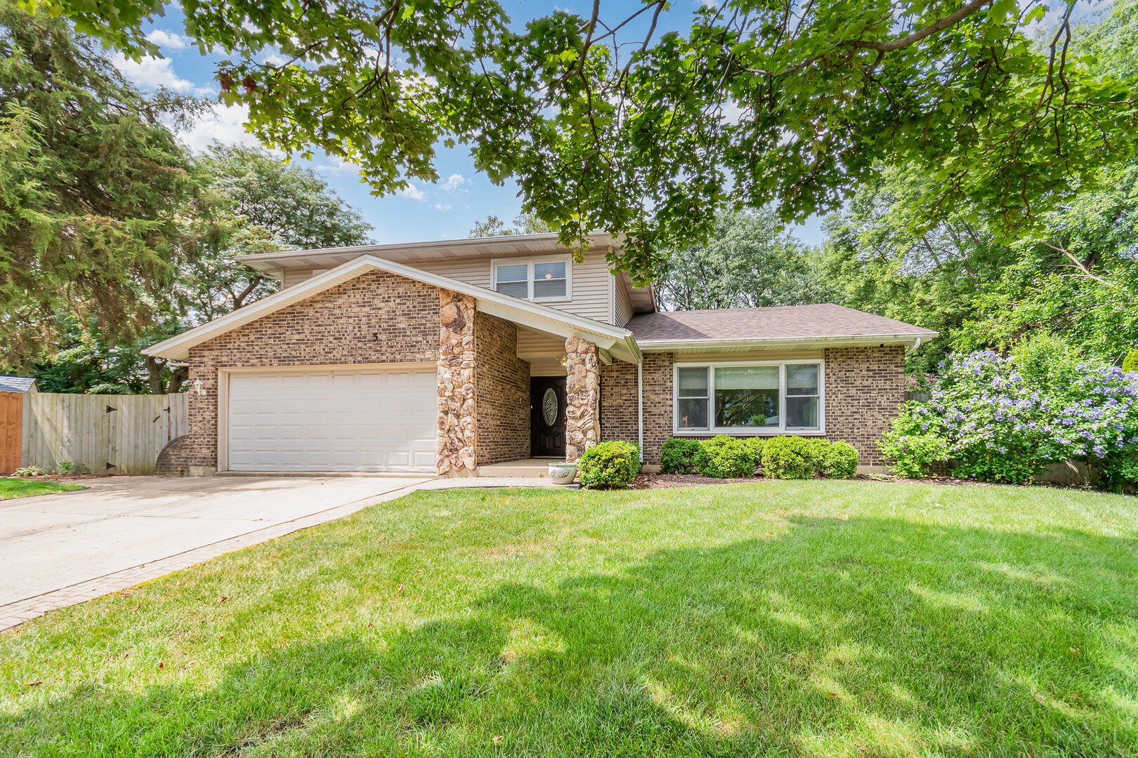 5 Swan Circle Bolingbrook, IL 60440 - Photo 3 of 36