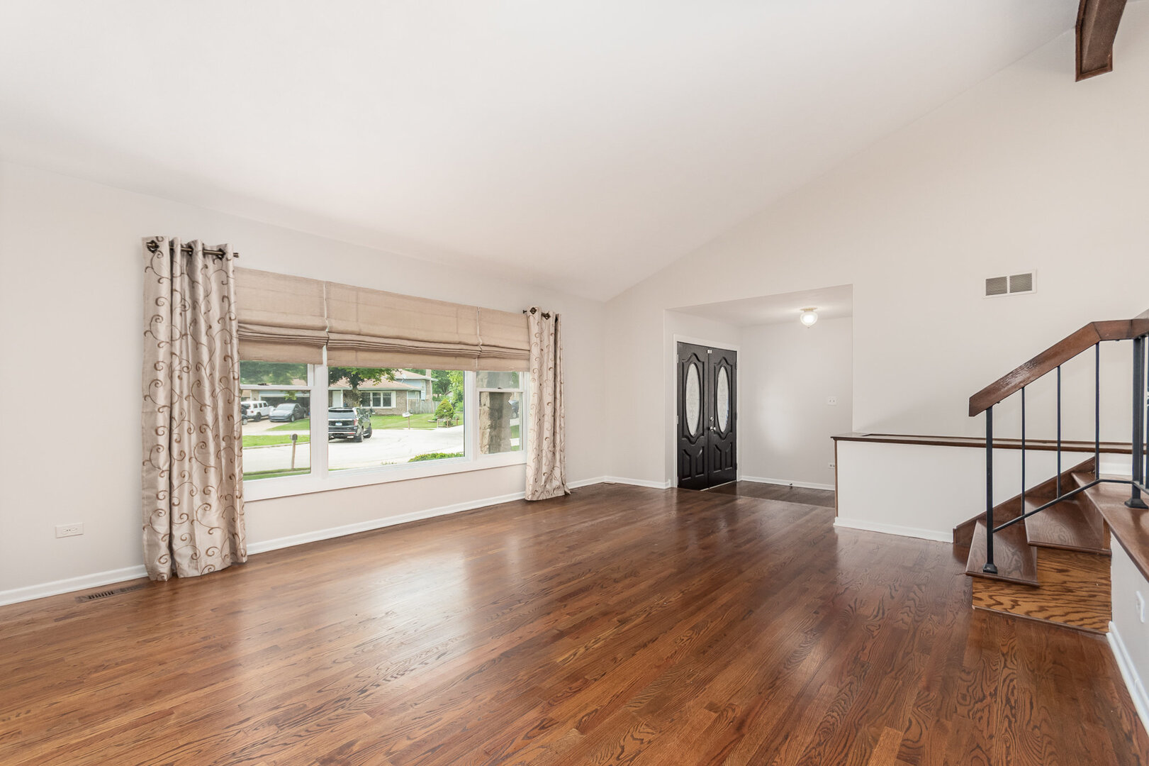 5 Swan Circle Bolingbrook, IL 60440 - Photo 5 of 36