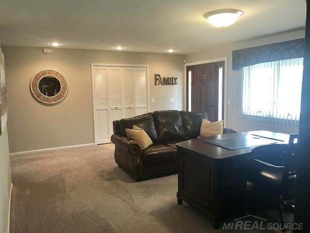 7347 Riverside Drive Algonac, MI 48001 - Photo 17 of 27 31379631-16.JPG