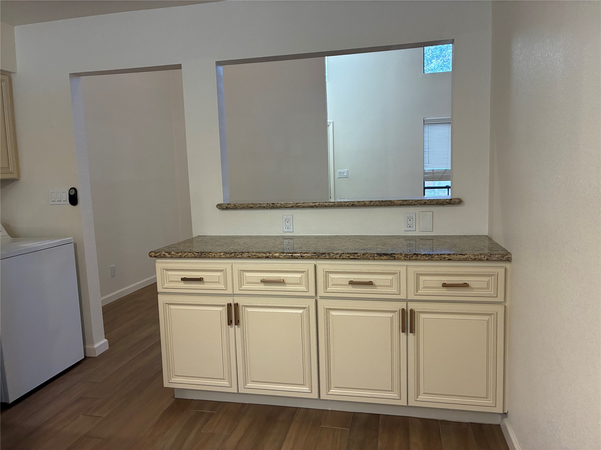 6401 Deihl Road, Unit 1011 Houston, TX 77092 - Photo 10 of 16 a stove top oven sitting inside of a kitchen