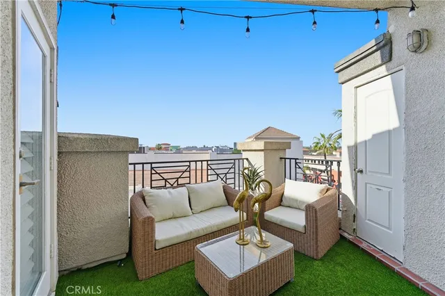 $1,475,000 | 200 Pacific Coast Highway, Unit 418, Huntington Beach, CA 92648