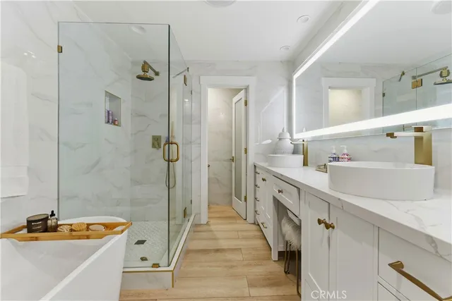 $1,475,000 | 200 Pacific Coast Highway, Unit 418, Huntington Beach, CA 92648