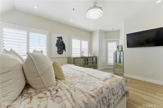 $1,475,000 | 200 Pacific Coast Highway, Unit 418, Huntington Beach, CA 92648