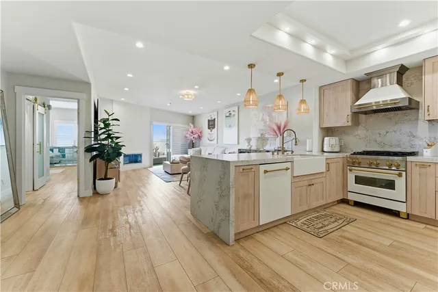 $1,475,000 | 200 Pacific Coast Highway, Unit 418, Huntington Beach, CA 92648