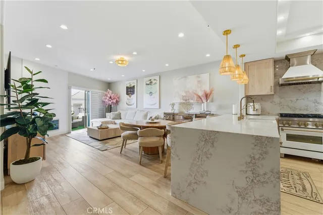 $1,475,000 | 200 Pacific Coast Highway, Unit 418, Huntington Beach, CA 92648