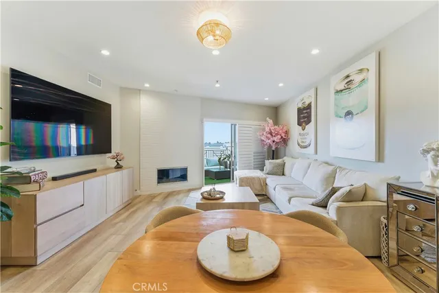 $1,475,000 | 200 Pacific Coast Highway, Unit 418, Huntington Beach, CA 92648