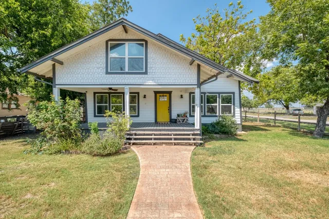 $360,000 | 107 North Brazos Street, Granger, TX 76530