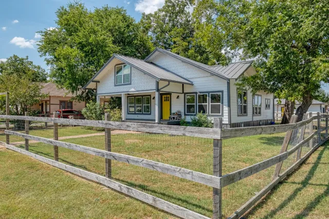 $360,000 | 107 North Brazos Street, Granger, TX 76530