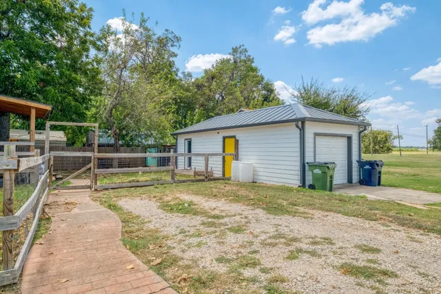 $360,000 | 107 North Brazos Street, Granger, TX 76530