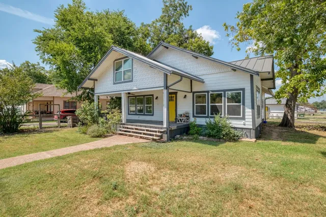 $360,000 | 107 North Brazos Street, Granger, TX 76530