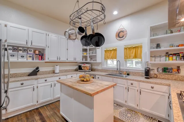 $360,000 | 107 North Brazos Street, Granger, TX 76530