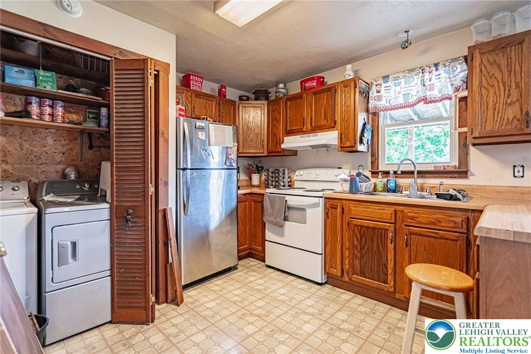 2015 Leithsville Road Hellertown, PA 18055 - Photo 11 of 41