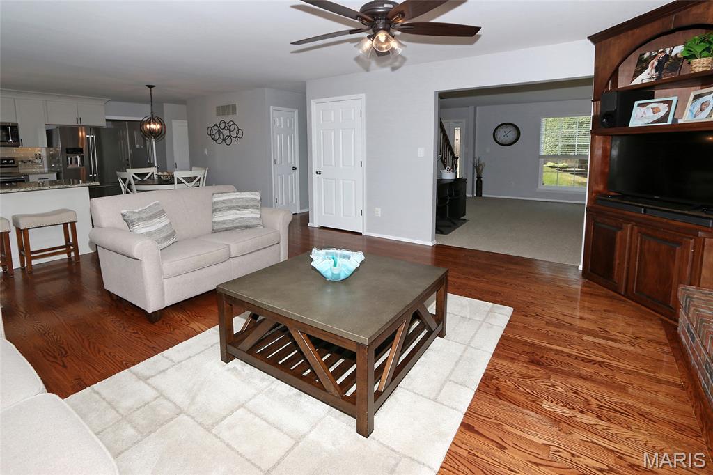741 Strafford Ridge Drive Ballwin, MO 63021 - Photo 12 of 40 Gallery Image 12