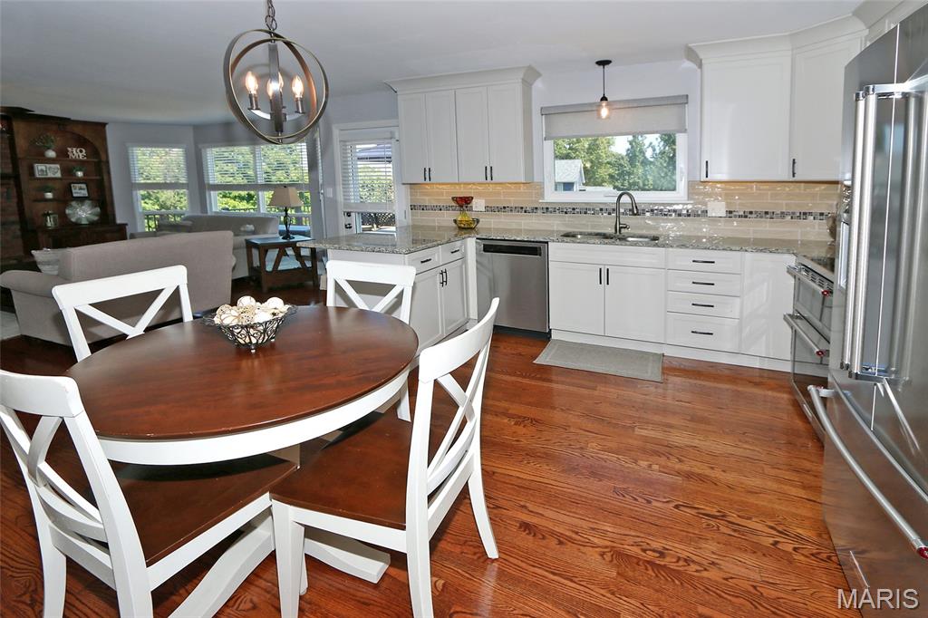 741 Strafford Ridge Drive Ballwin, MO 63021 - Photo 6 of 40 Gallery Image 6