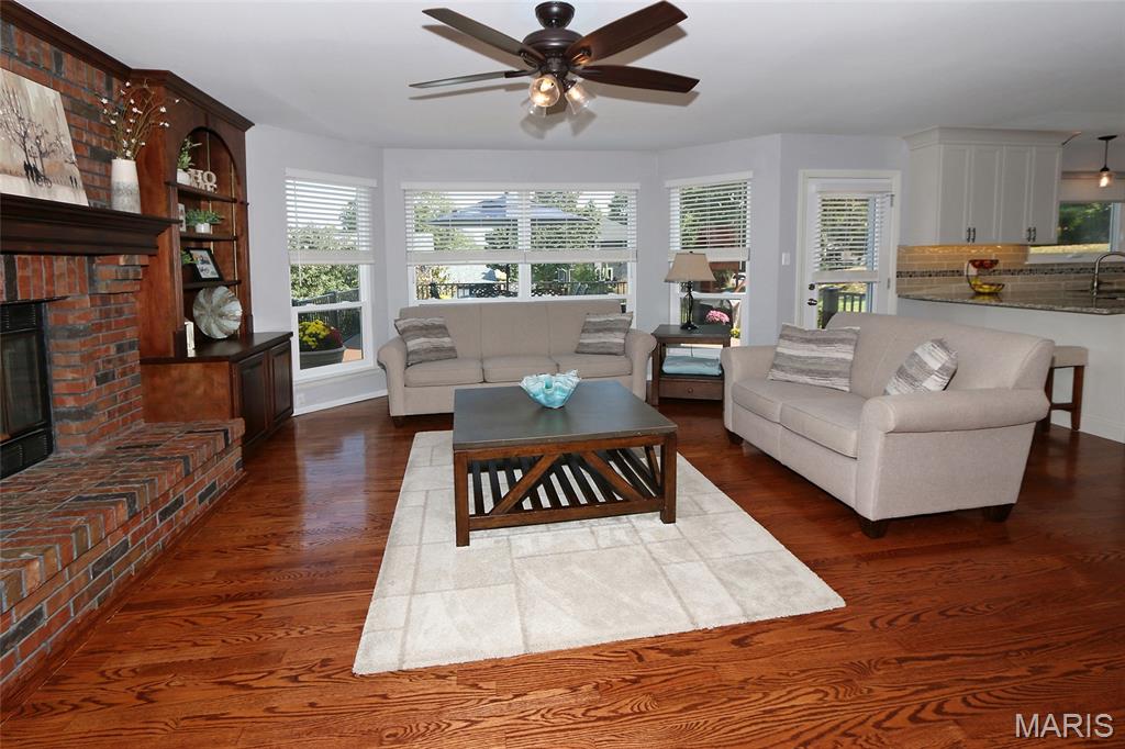 741 Strafford Ridge Drive Ballwin, MO 63021 - Photo 10 of 40 Gallery Image 10