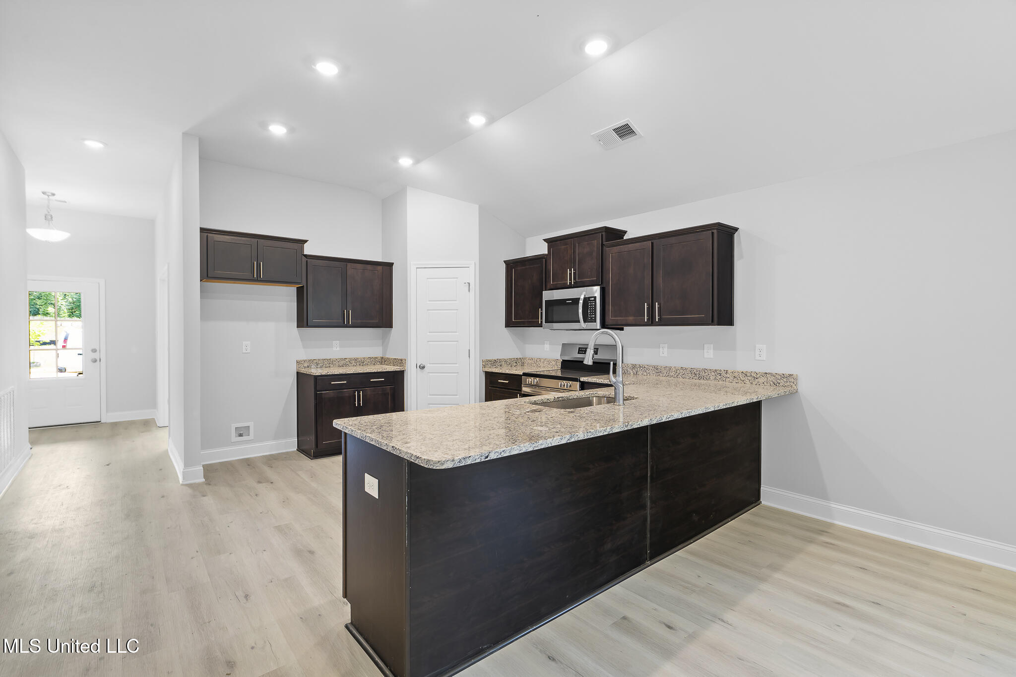 4251 Olivia Circle West Olive Branch, MS 38654 - Photo 10 of 30 4251 - Old River-08