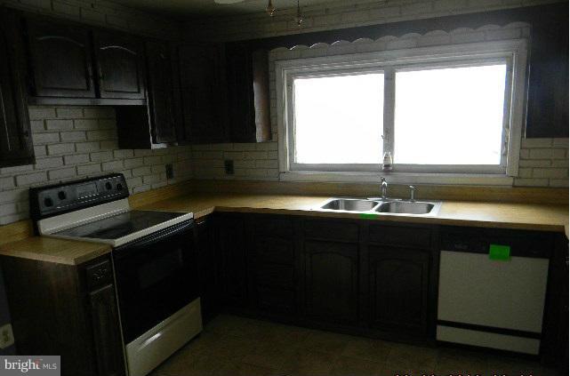 1917 Robinwood Road Baltimore, MD 21222 - Photo 2 of 16 Kitchen