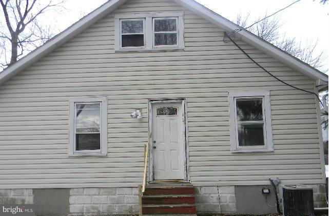 1917 Robinwood Road Baltimore, MD 21222 - Photo 6 of 16 Exterior (Rear)