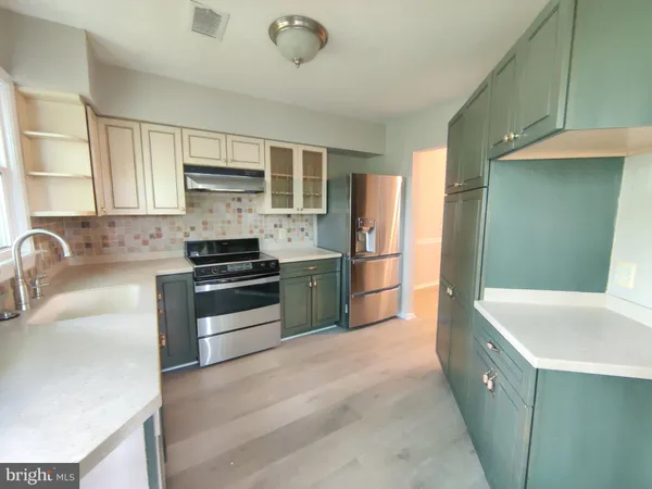 $2,500 | 3151 D Covewood Court, Unit D, Falls Church, VA 22042