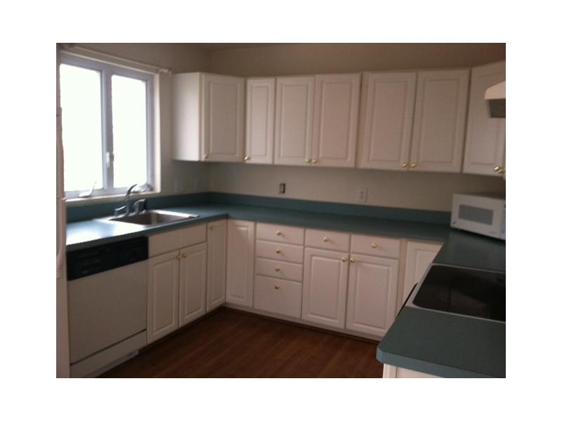 293 Shore Road Westerly, RI 02891 - Photo 6 of 9 Kitchen.