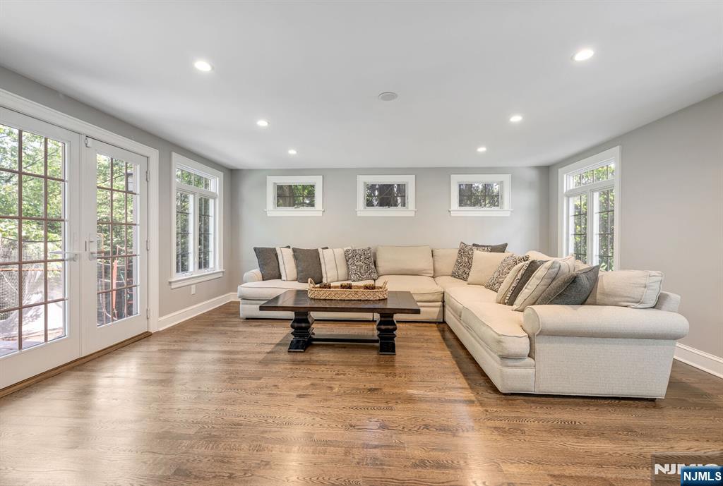 243 Hempstead Road Ridgewood, NJ 07450 - Photo 9 of 36