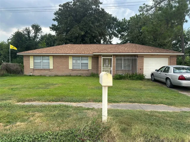 $399,900 | 6837 Barney Road, Houston, TX 77092