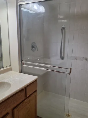 $1,800 | 6559 West George Street, Unit 202, Chicago, IL 60634