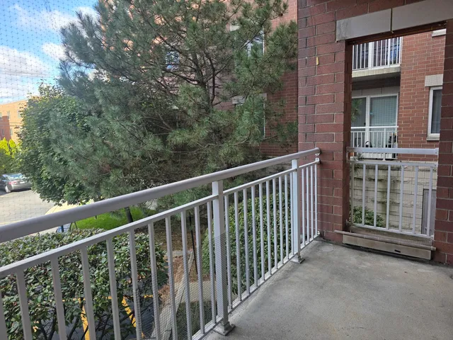 $1,800 | 6559 West George Street, Unit 202, Chicago, IL 60634