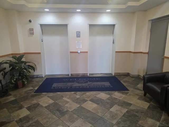 $1,800 | 6559 West George Street, Unit 202, Chicago, IL 60634