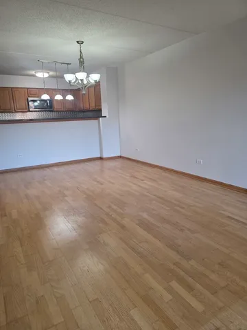 $1,800 | 6559 West George Street, Unit 202, Chicago, IL 60634