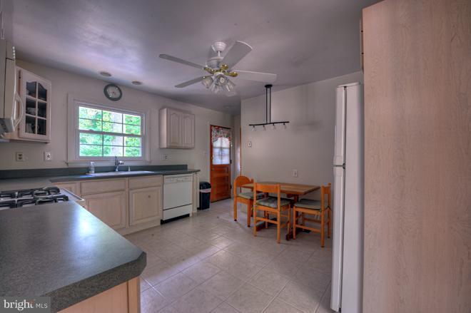 407 Halsey Road Annapolis, MD 21401 - Photo 22 of 27 Kitchen