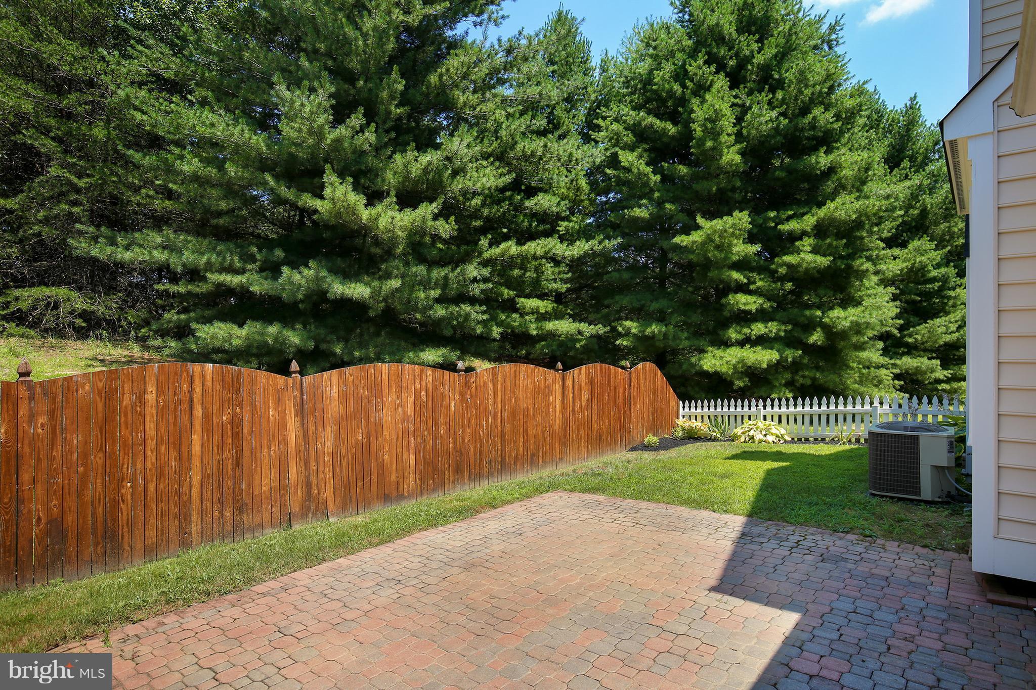 20309 Swallow Point Road Gaithersburg, MD 20886 - Photo 28 of 30 Exterior (Rear)