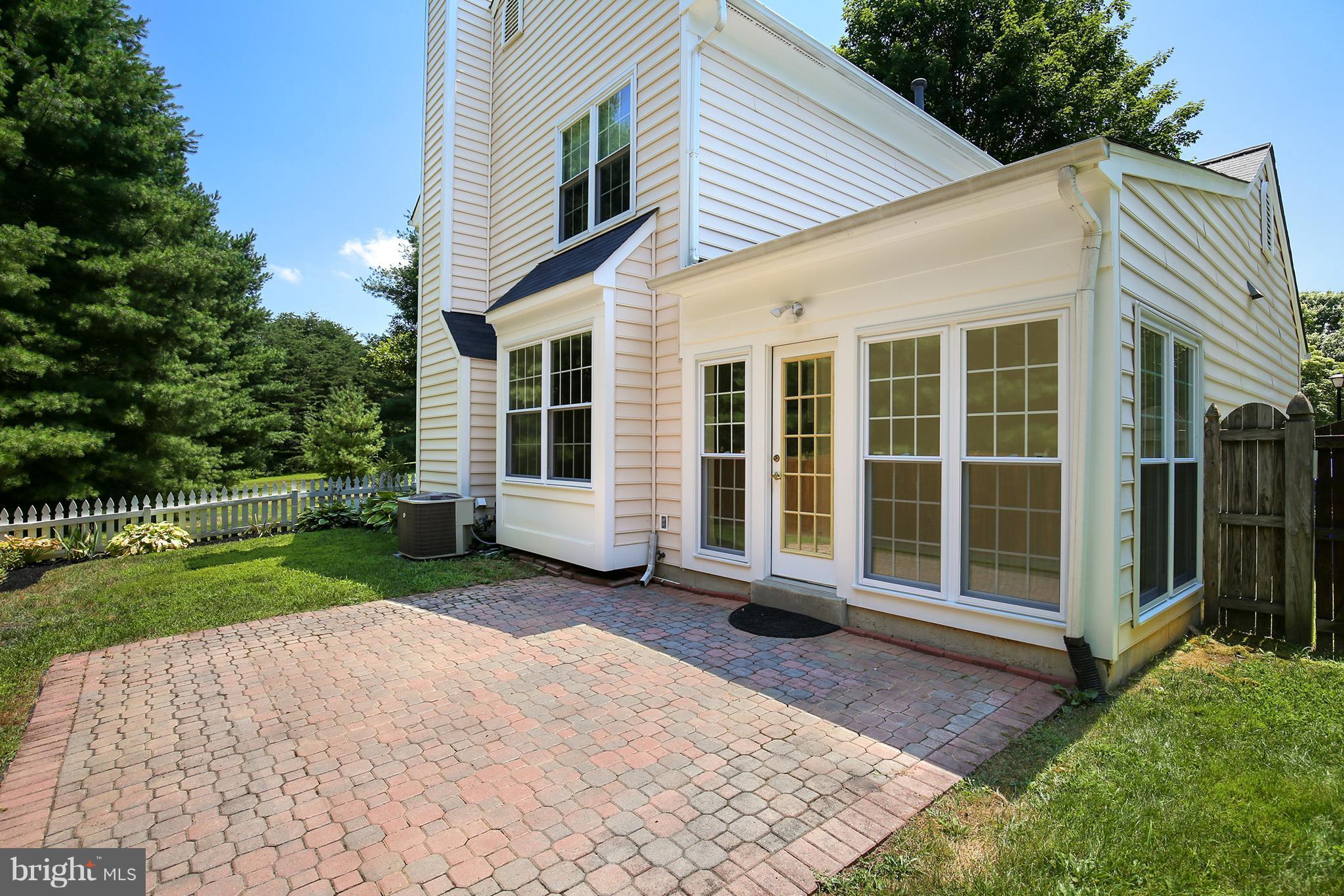 20309 Swallow Point Road Gaithersburg, MD 20886 - Photo 29 of 30 Exterior (Rear)