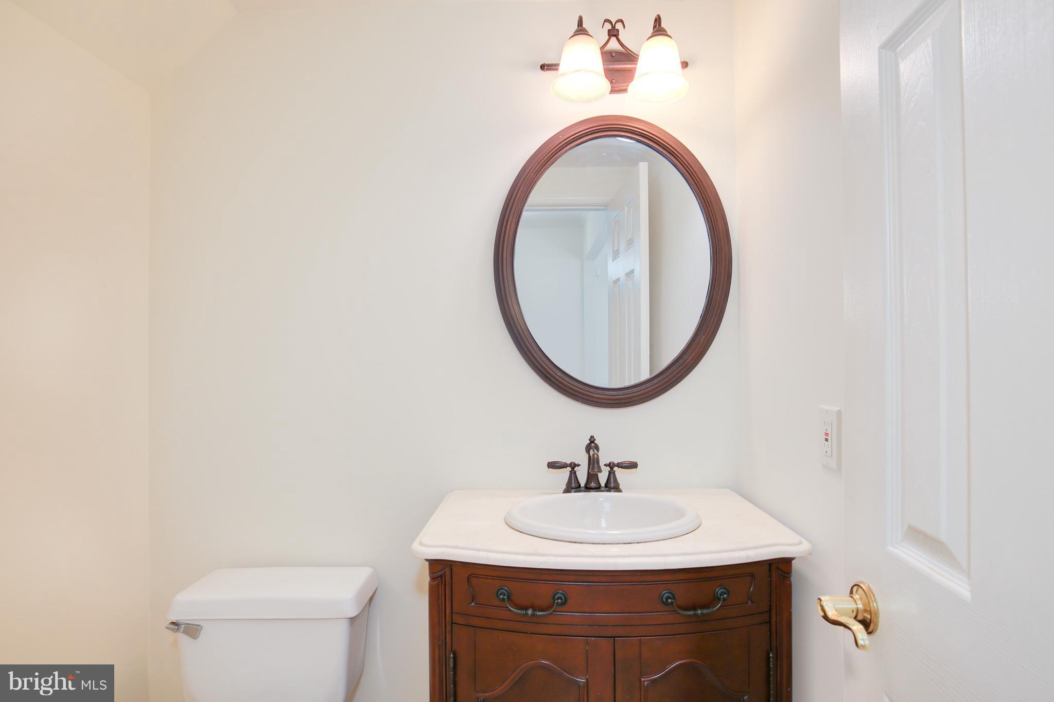20309 Swallow Point Road Gaithersburg, MD 20886 - Photo 8 of 30 Bath