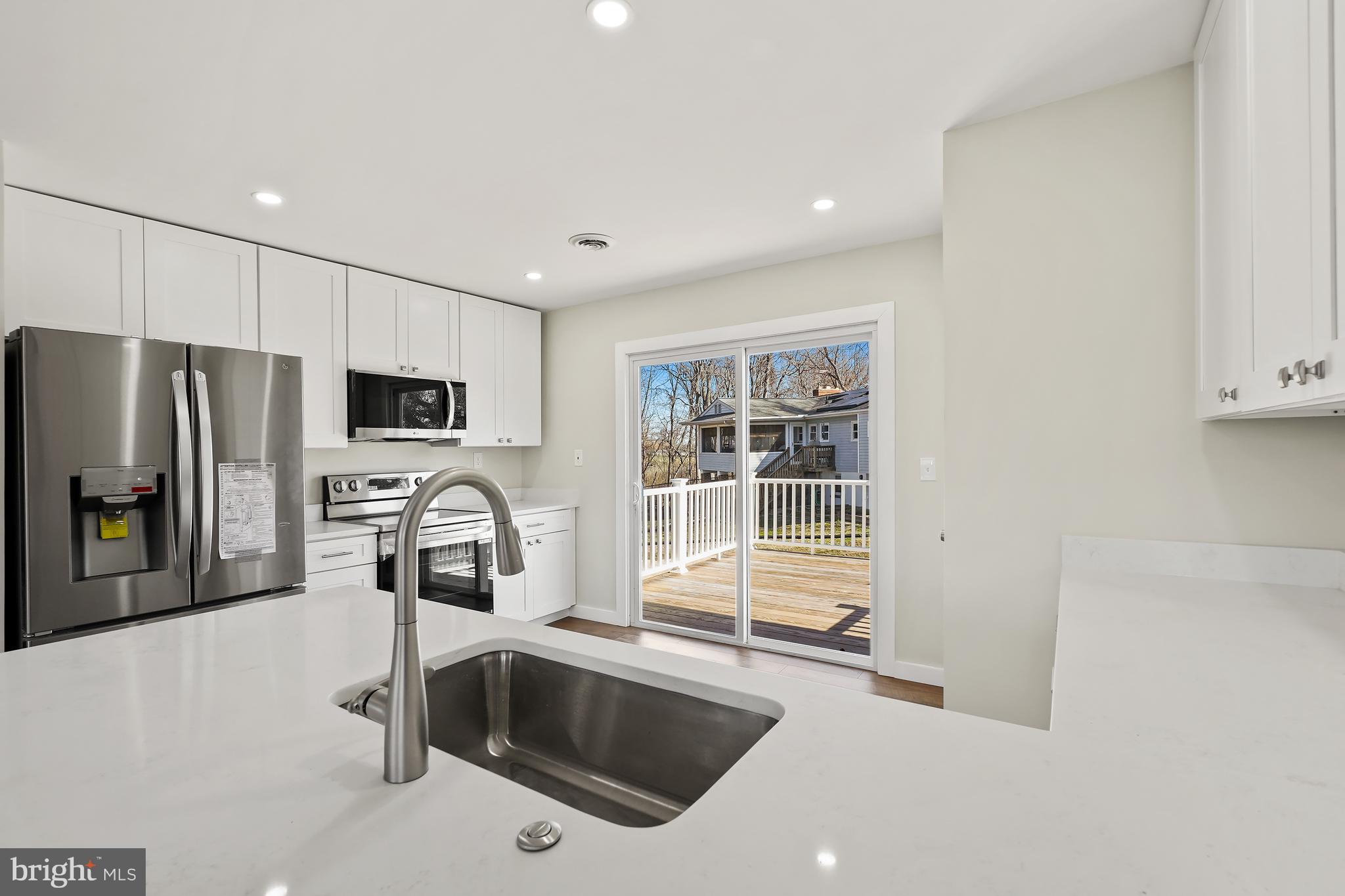 1546 Ridgely Drive Edgewater, MD 21037 - Photo 16 of 55 Kitchen