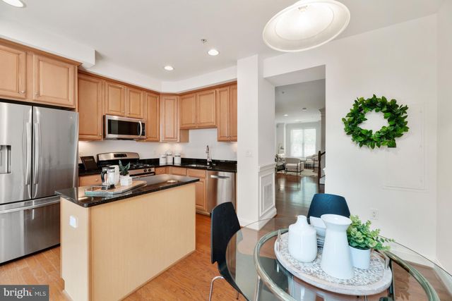 $989,000 | 304 South West Street, Alexandria, VA 22314