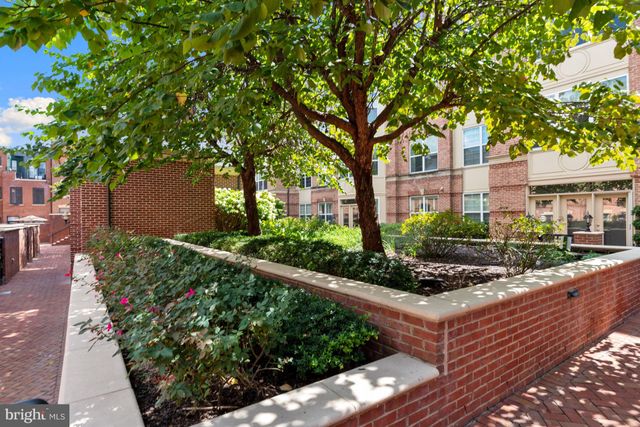 $989,000 | 304 South West Street, Alexandria, VA 22314