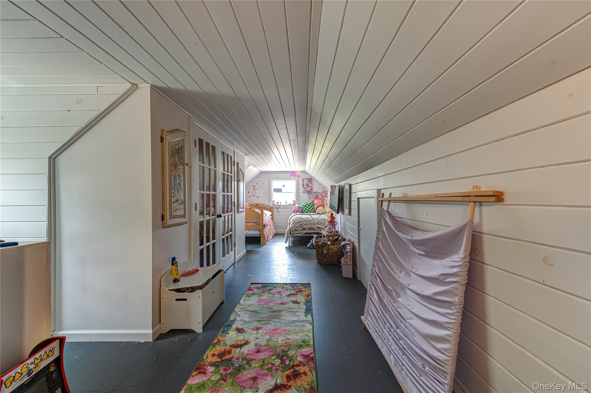 253 Melbury Road Babylon, NY 11702 - Photo 32 of 44