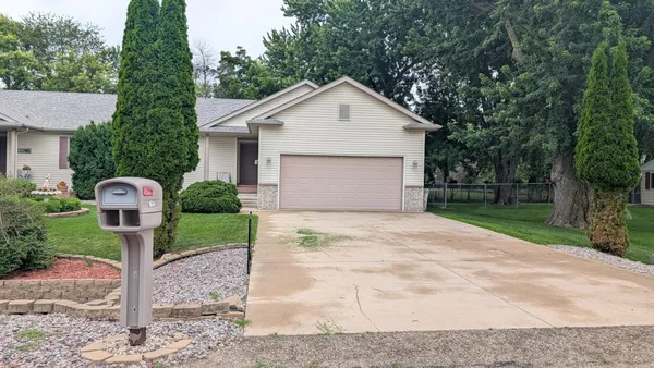 $262,900 | 1606 17th Street Southwest, Austin, MN 55912