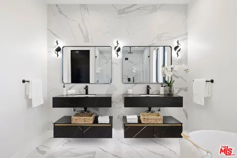 $3,699,000 | 5012 Enfield Avenue, Encino, CA 91316