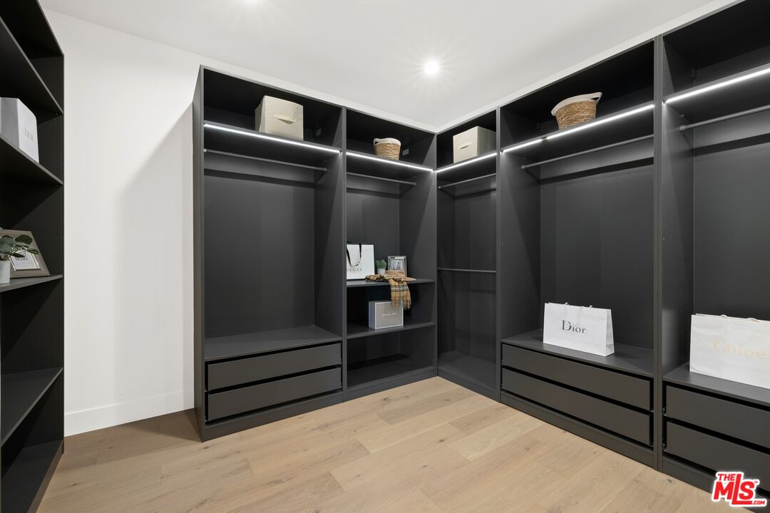 5012 Enfield Avenue Encino, CA 91316 - Photo 26 of 36 a view of walk in closet
